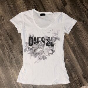 Diesel woman’s early 2000s woman’s tee - small y2k -